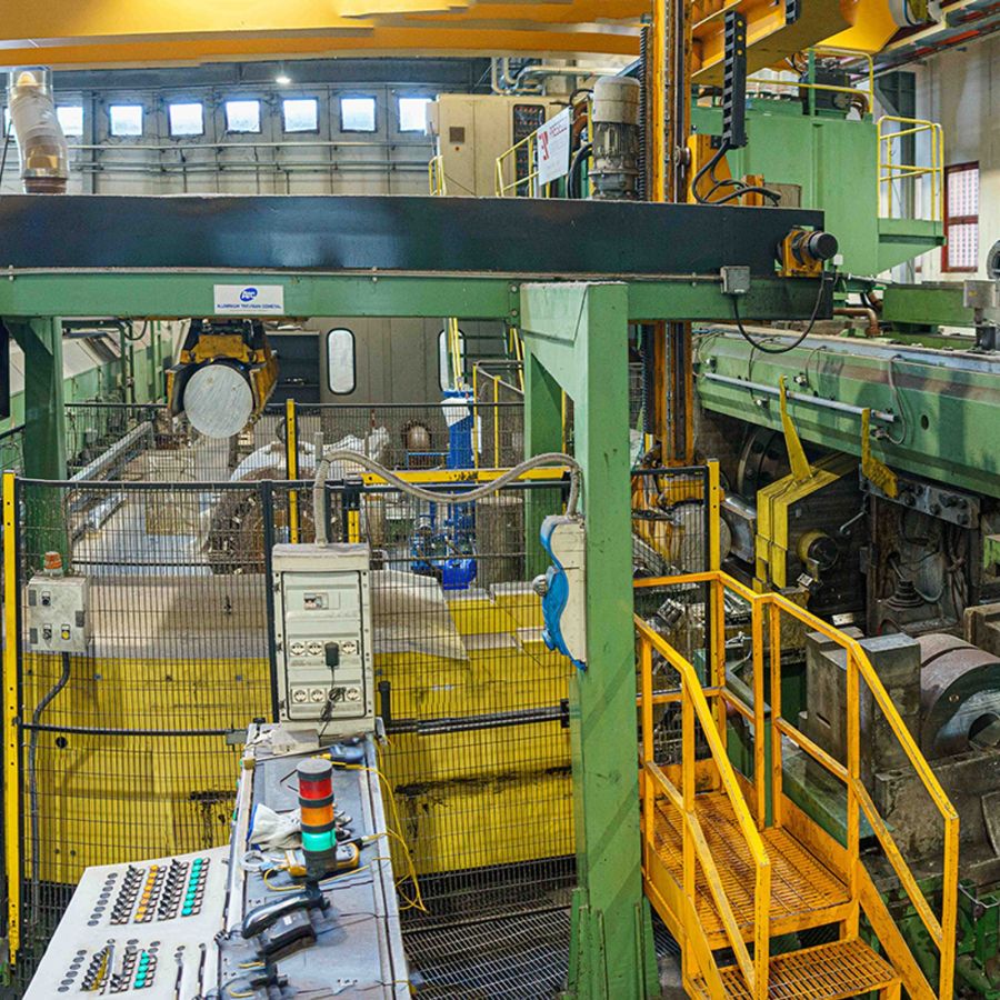 PRENSA DE EXTRUSIÓN DIRECTA 4500 Toneladas