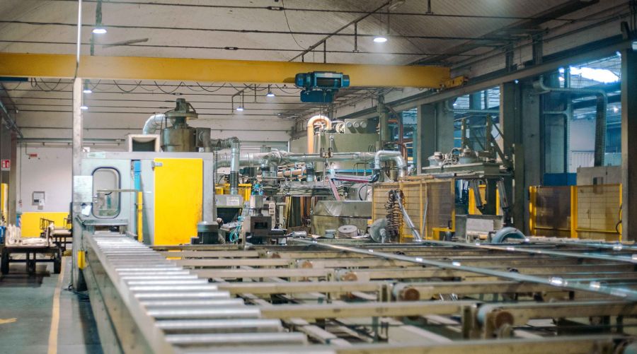 PRENSA DE EXTRUSIÓN DIRECTA 1800 Toneladas